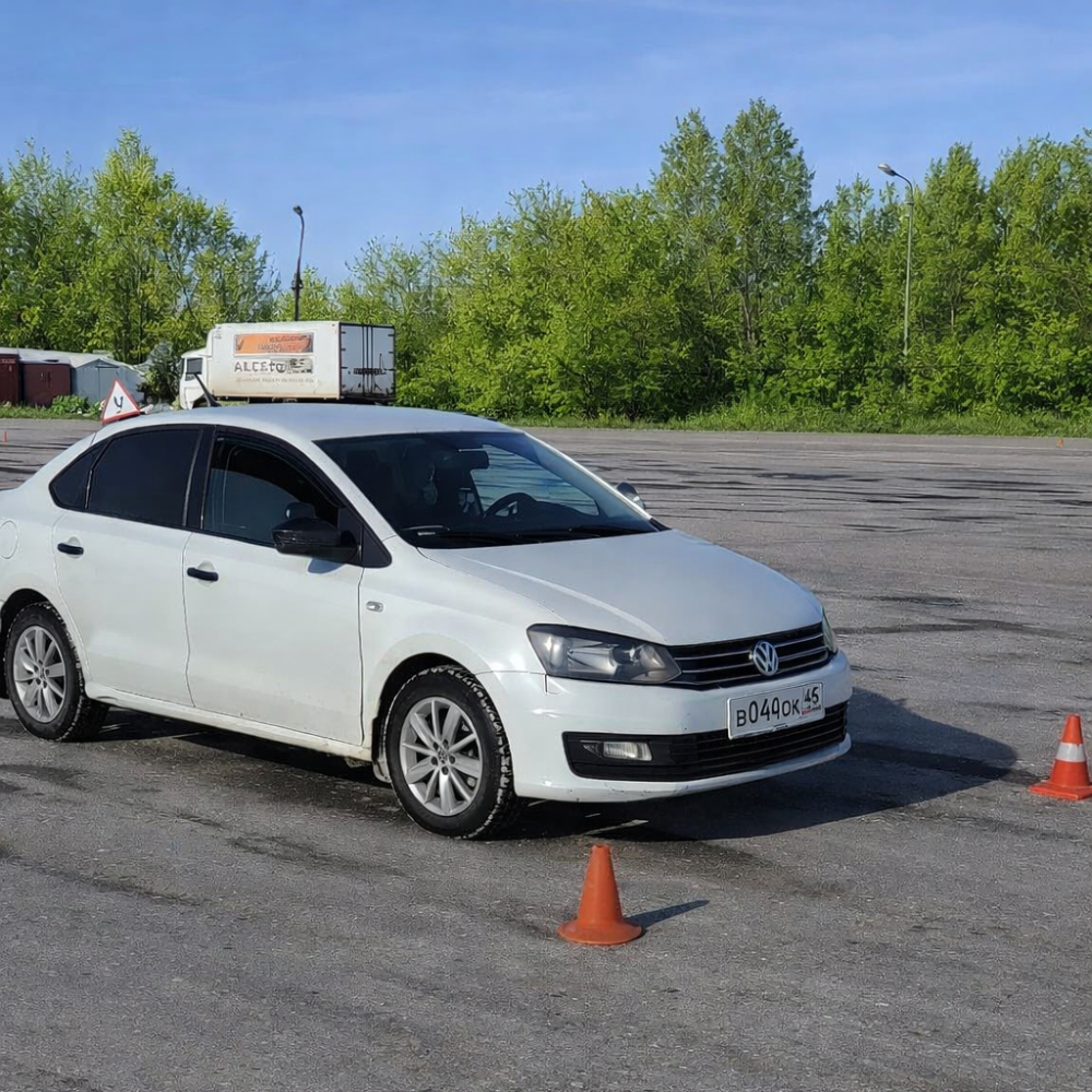 Volkswagen Polo (МКПП)